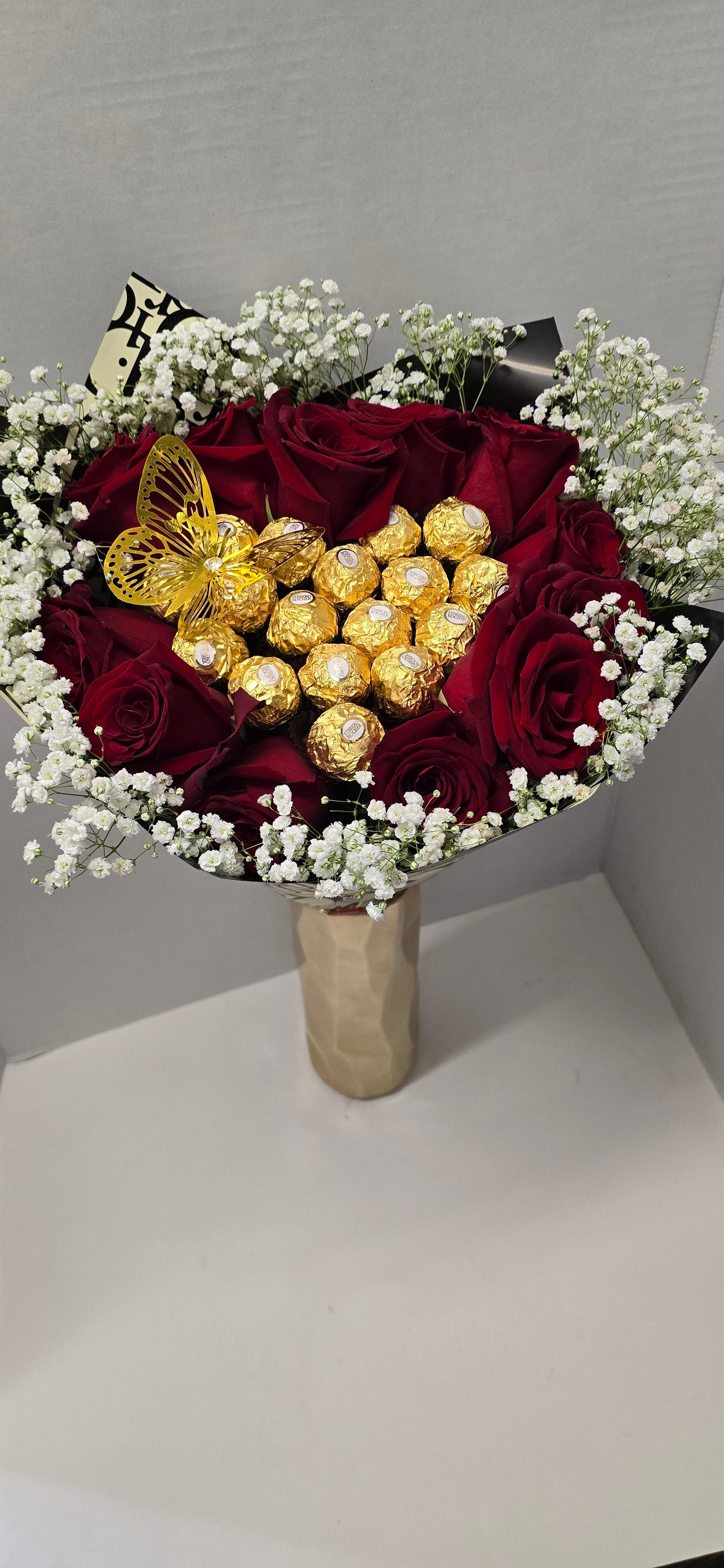 Chocolate Bouquet Of Red Fresh Roses