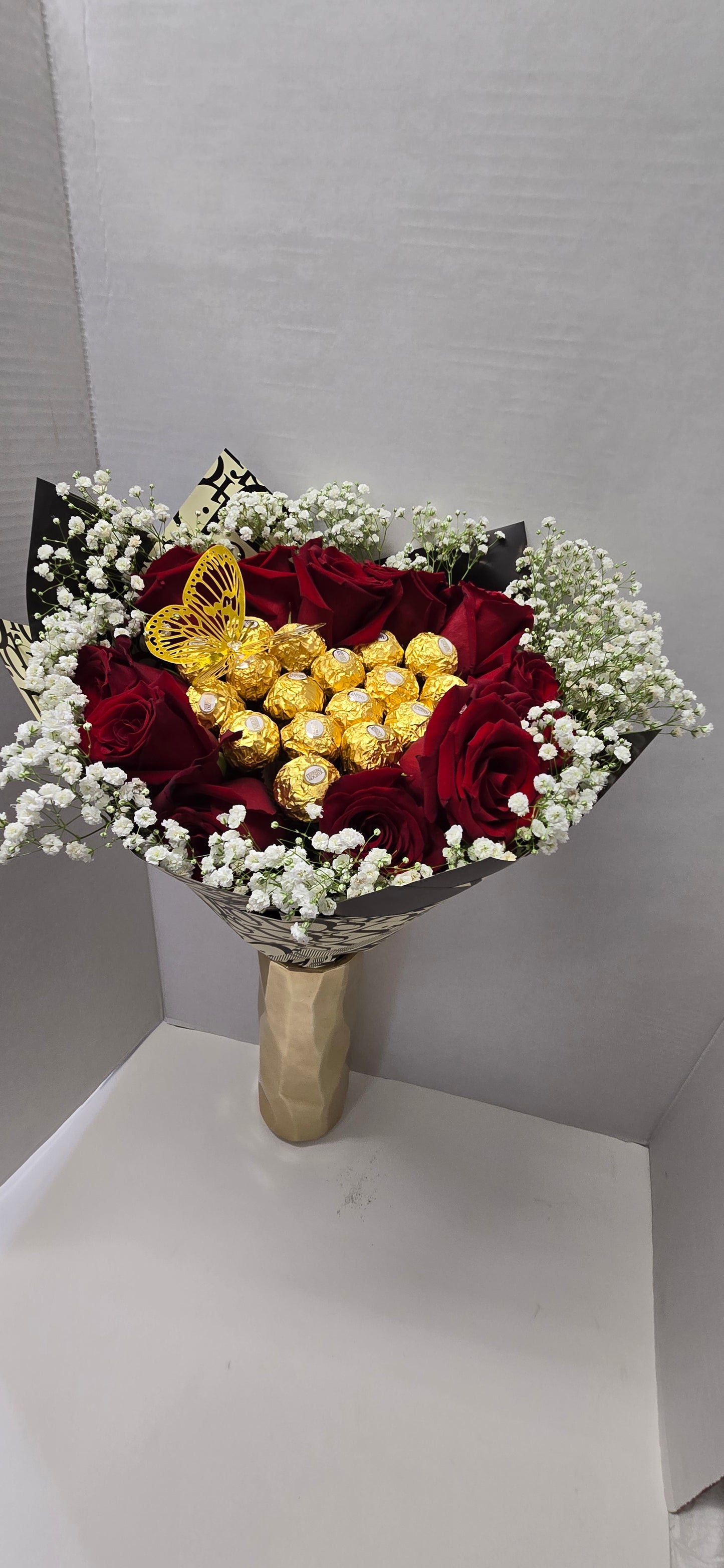 Chocolate Bouquet Of Red Fresh Roses