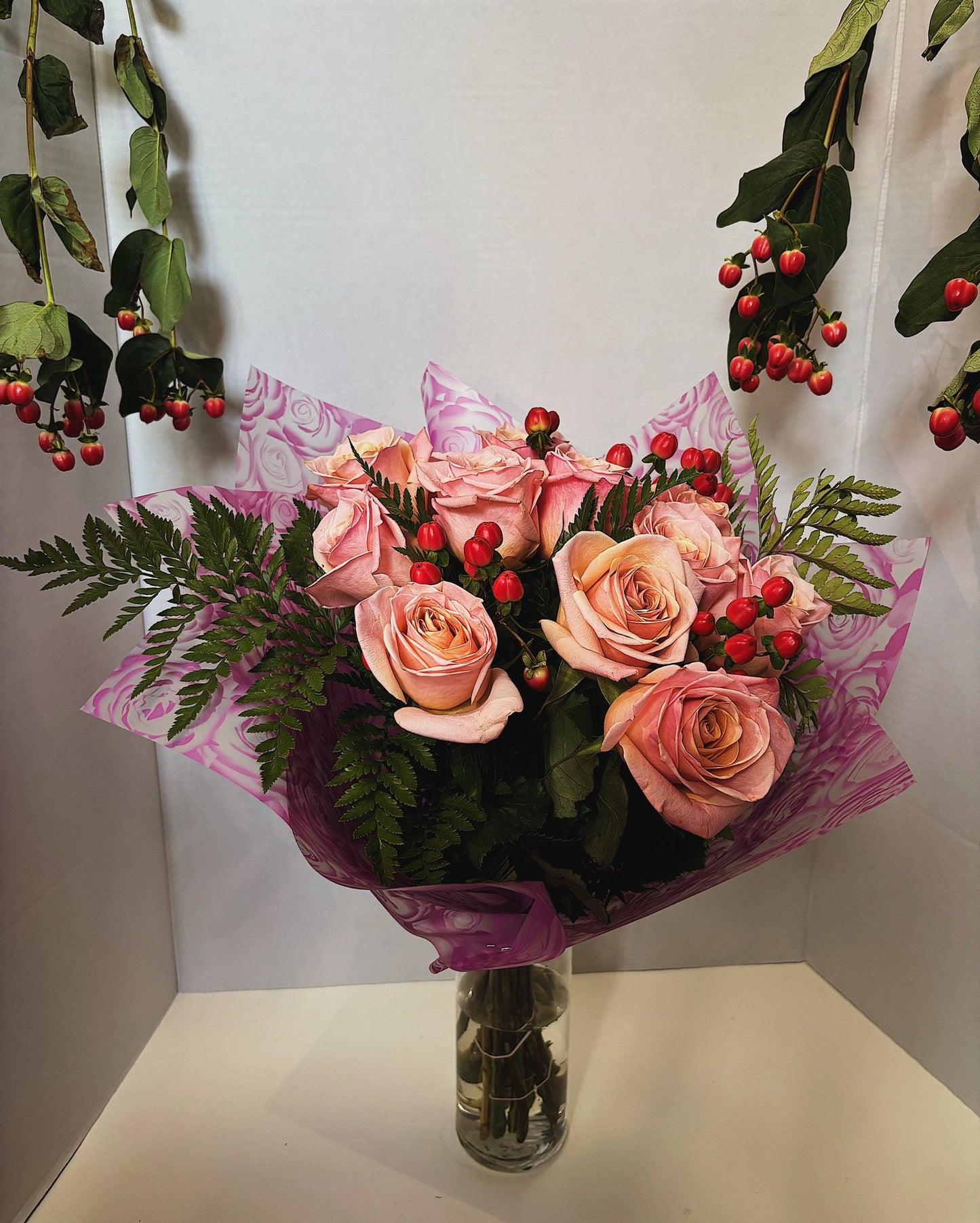 Bouquet Of A Dozen Pink Fresh Roses