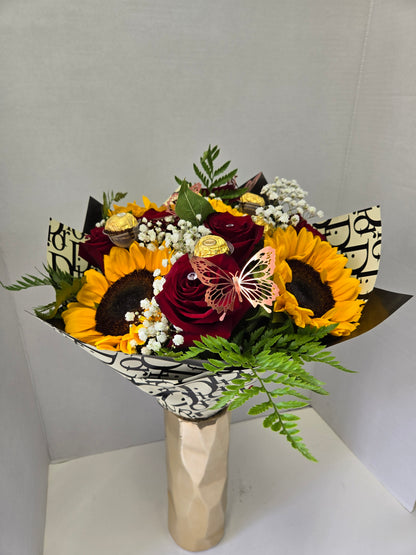 Sweet Fresh Sunflowers Bouquet With Roses