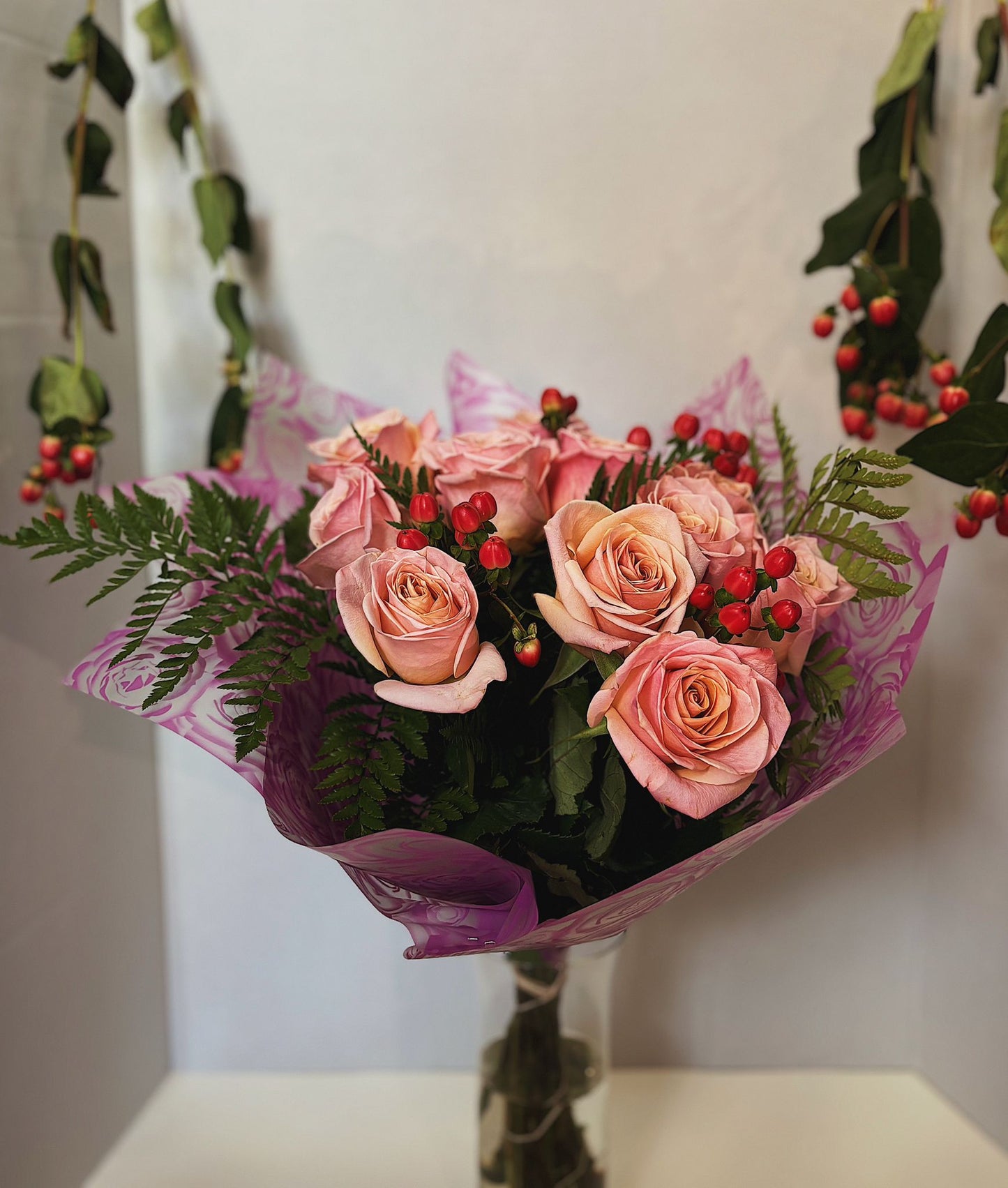 Bouquet Of A Dozen Pink Fresh Roses